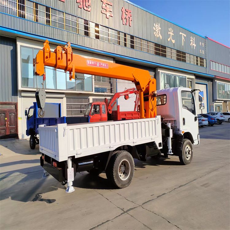 彰化市三轮随车吊定制 农用改装机自备吊中瑞长期出售